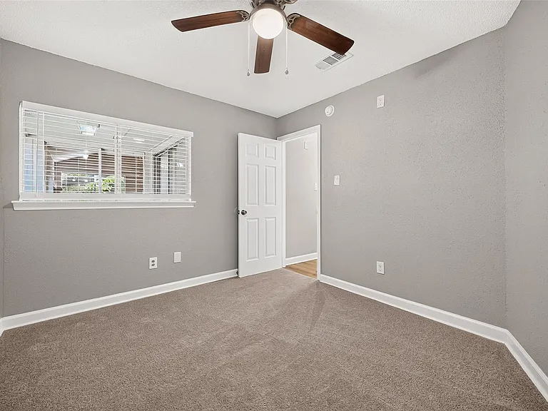 14306 River Glen Dr — Photo 18