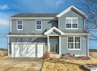6406 Virginia St, Papillion, NE 68157