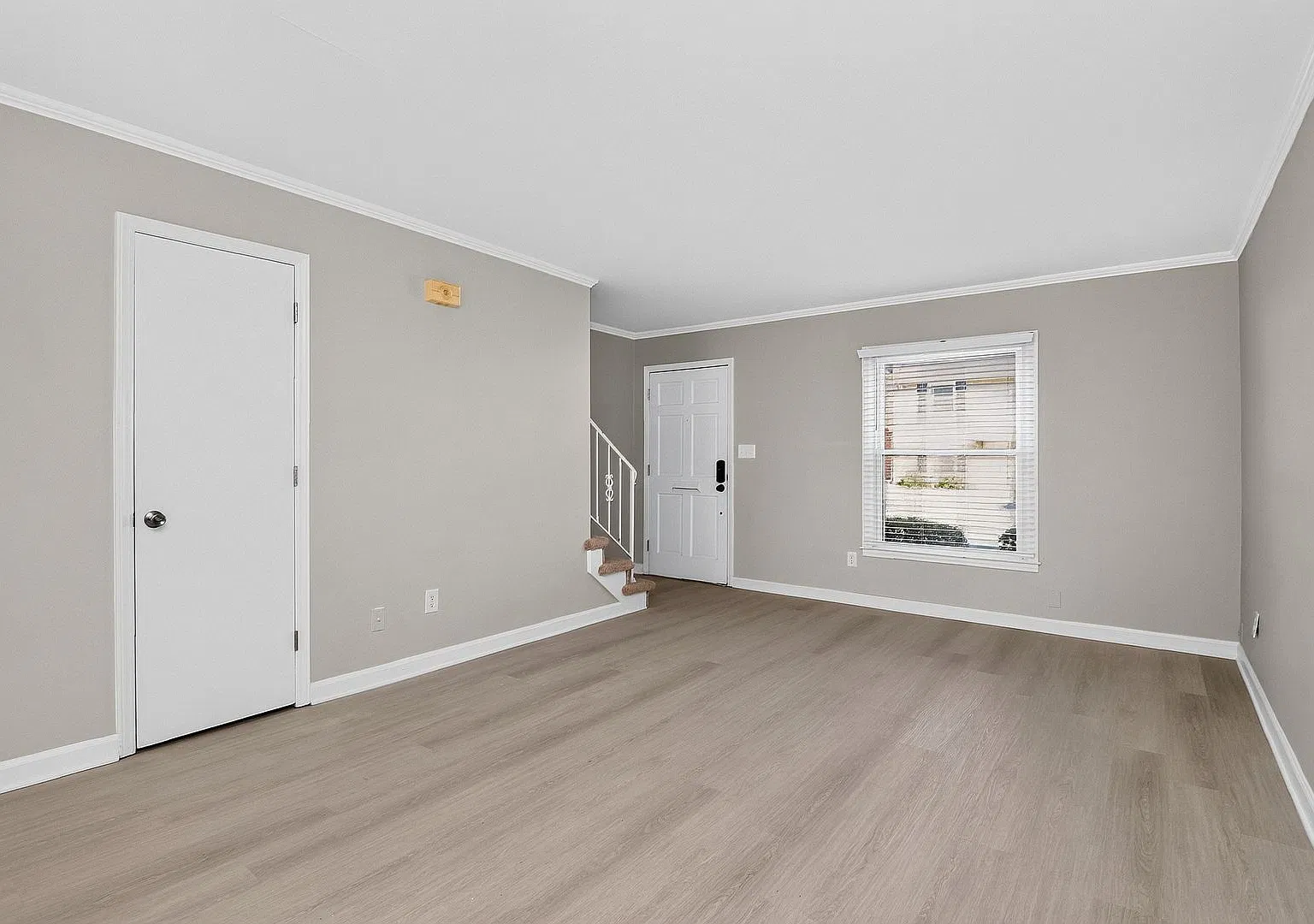 Beautiful Two Bedroom Condo in Ashbrook Community! — Photo 4