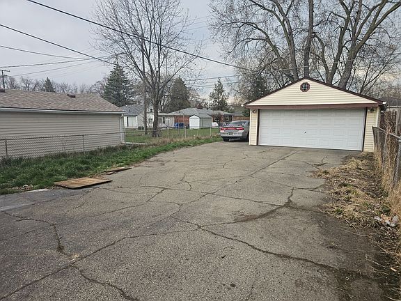 4th image of 24828 Bolam Ave