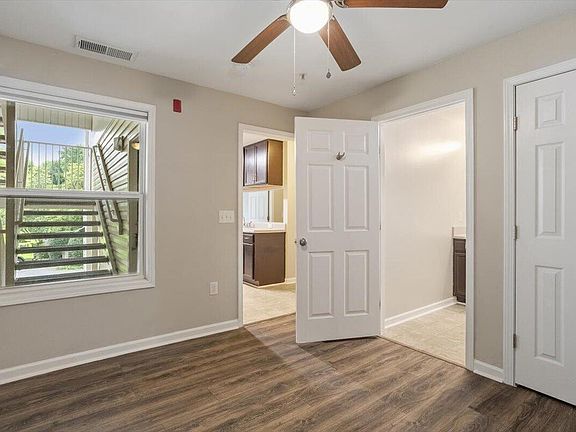 3rd image of 1501 Graduate Ln