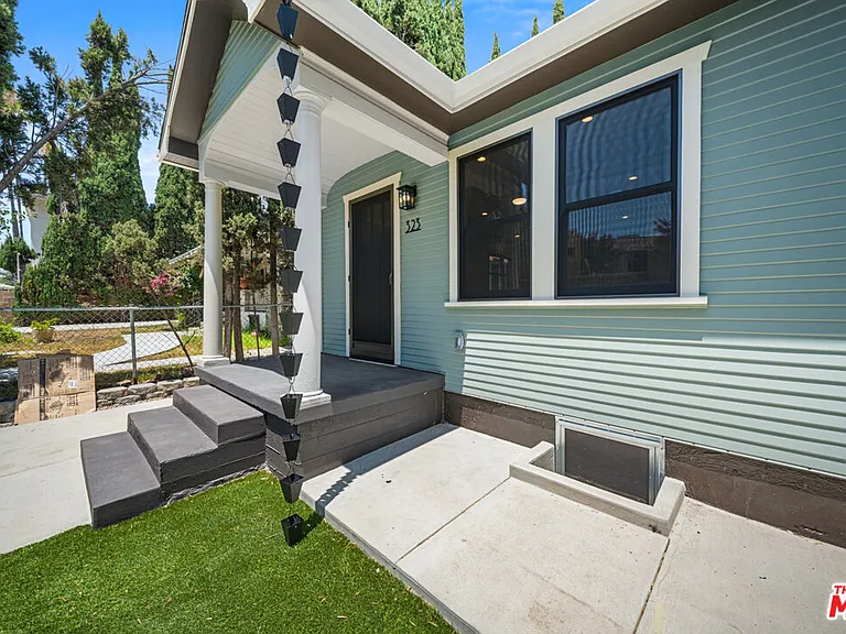 323 N Avenue 52 — Photo 17
