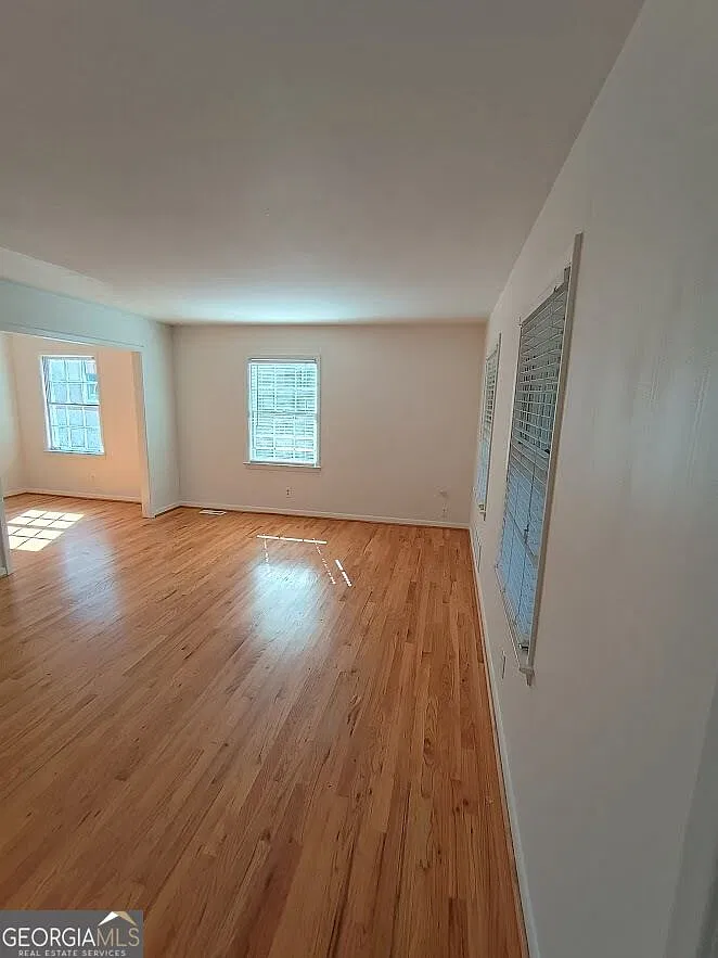 3 bed, 1.5 bath, 1092 sqft, $1,800 — Photo 4