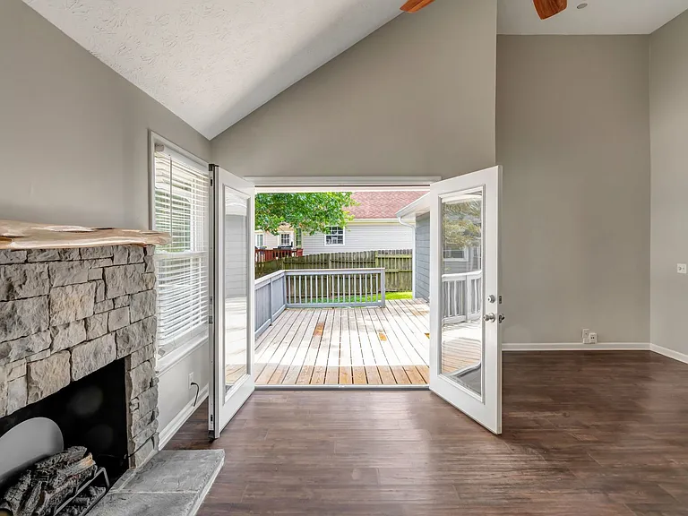 125 Agee Cir E — Photo 25