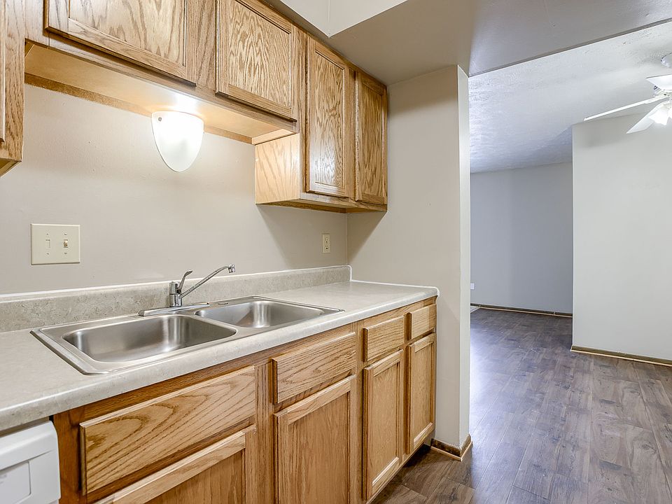 Omaha, NE Stony Brook Apartments | 11A | Kitchen