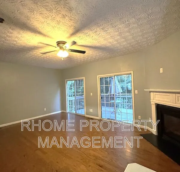756 Celeste Ln SW — Photo 5