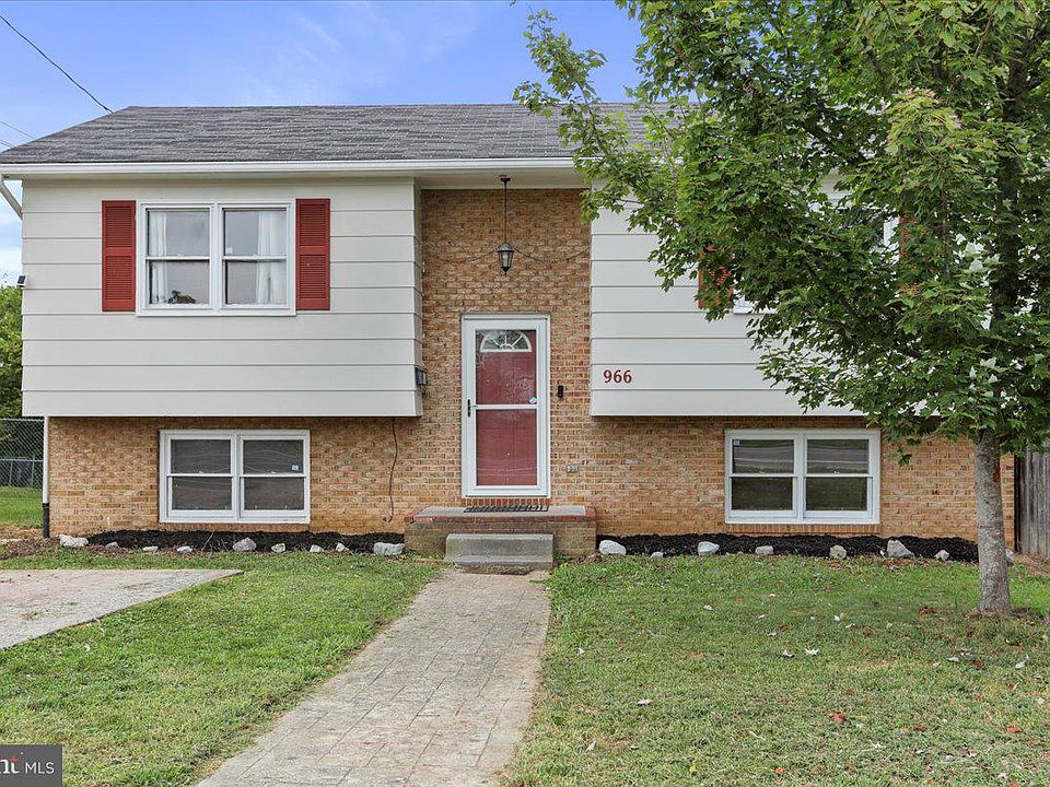 1st image of 966 Woodstock Ln