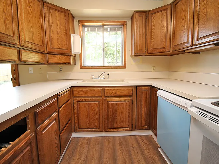 5536 SE Harlow St — Photo 9