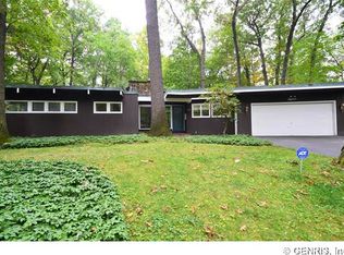 15 Woodland Cir, Rochester, NY 14622