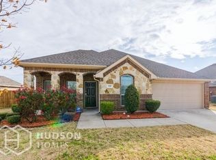 110 Honeysuckle Ln, Waxahachie, TX 75165