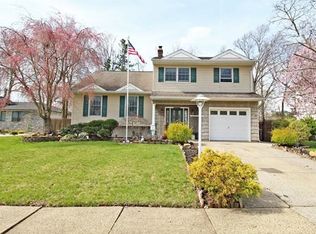23 Coral Ct, Colonia, NJ 07067