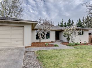 625 Golf View Dr, Medford, OR 97504