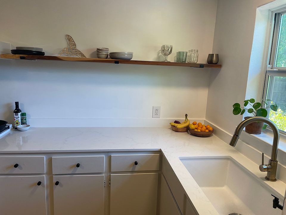 1st image of 3006 Mayhew Dr
