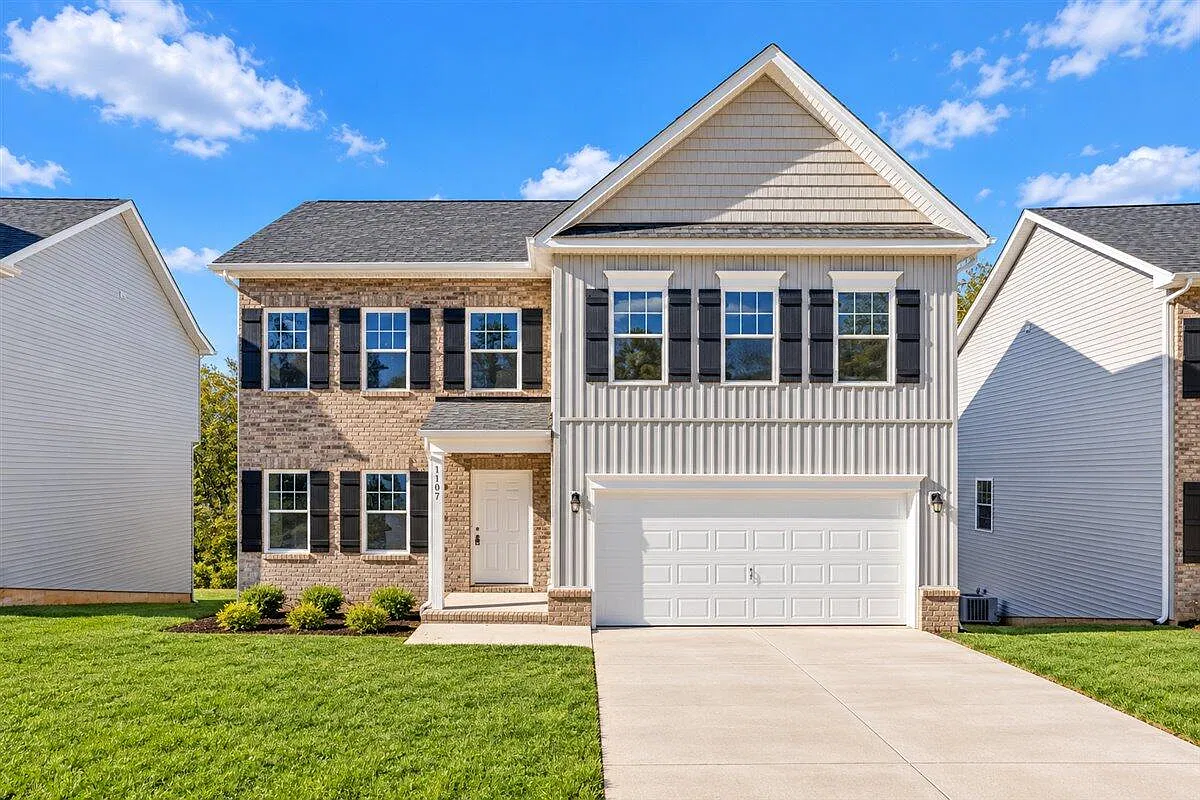 4 bed, 2.5 bath, 1933 sqft, $2,199 — Photo 1