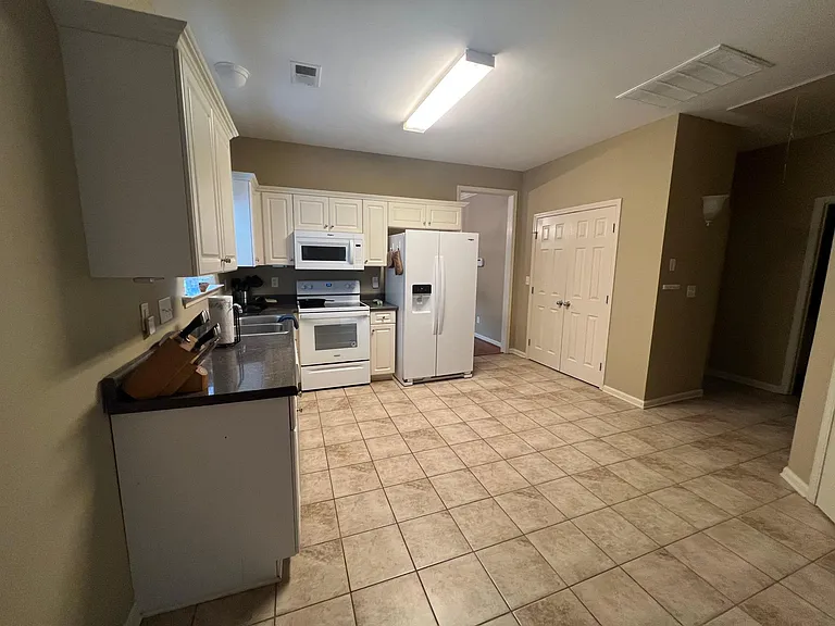 1212 Pebble Creek Cir — Photo 10