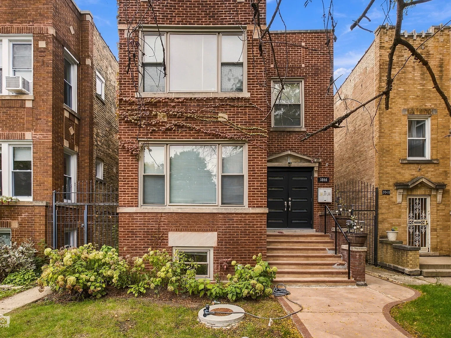 2 bed, $2,400 — Photo 1