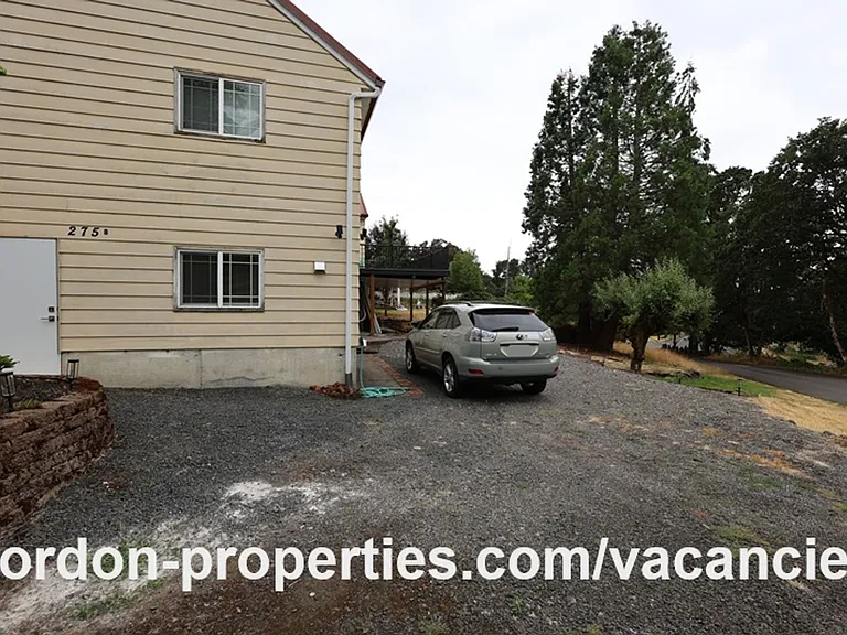 275 S 5th St #B — Photo 3