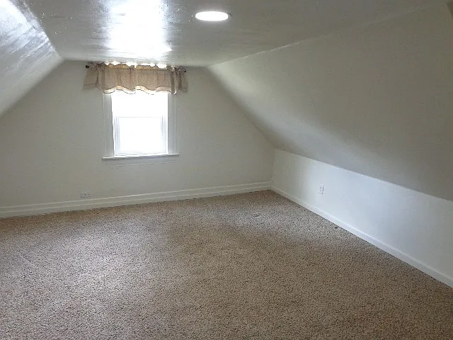 94 W 250 N — Photo 27