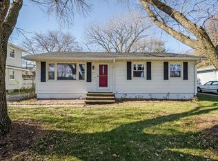 300 13th Ave, Hiawatha, IA 52233