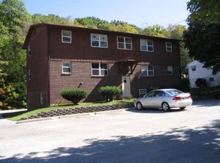 2126 Linnus Dr APT 4, High Ridge, MO 63049