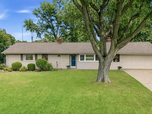 2813 Hanley Rd E, Saint Joseph, MI 49085