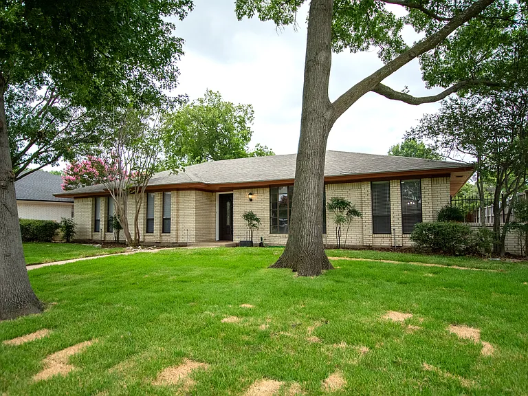 904 Lake Highlands Dr — Photo 3