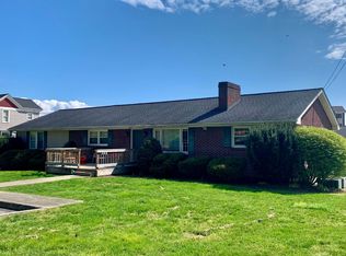 605 3rd Ave #A/B, Radford, VA 24141