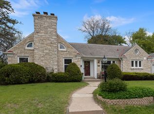 1300 Lookout Dr, Waukesha, WI 53186