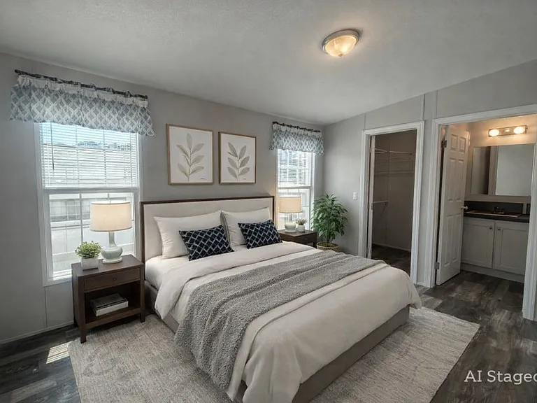 4125 Park St N #111 — Photo 2