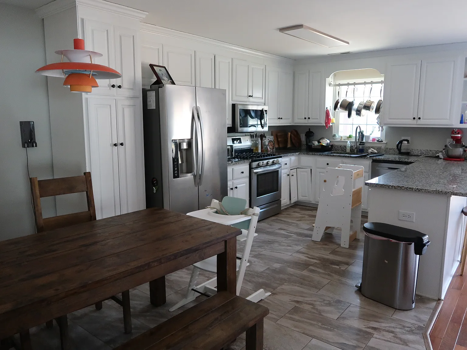 4 bed, 1990 sqft, $2,200 — Photo 3