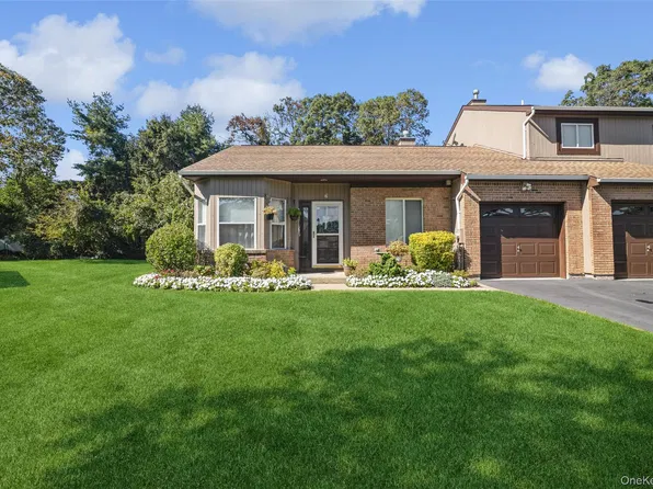 6 Timber Ridge Drive #6, Holtsville, NY 11742