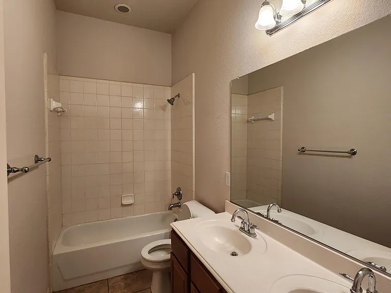 2818 Independence Dr — Photo 15