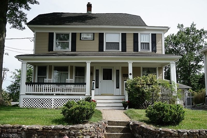 1st image of 66 Bonnell St