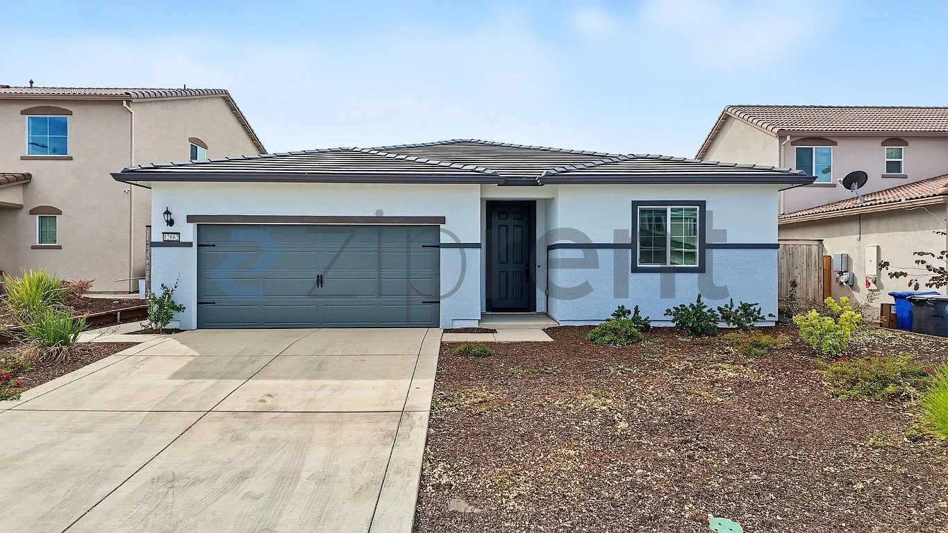 4 bed, 1944 sqft, $2,950 — Photo 1