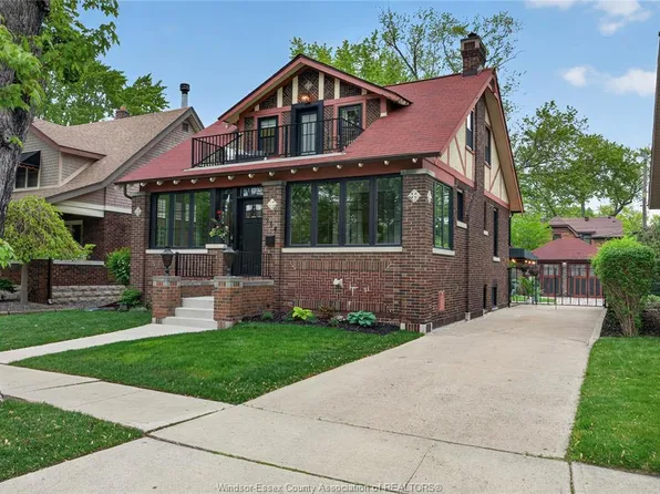 264 Thompson Blvd, Windsor, ON N8S 2G4