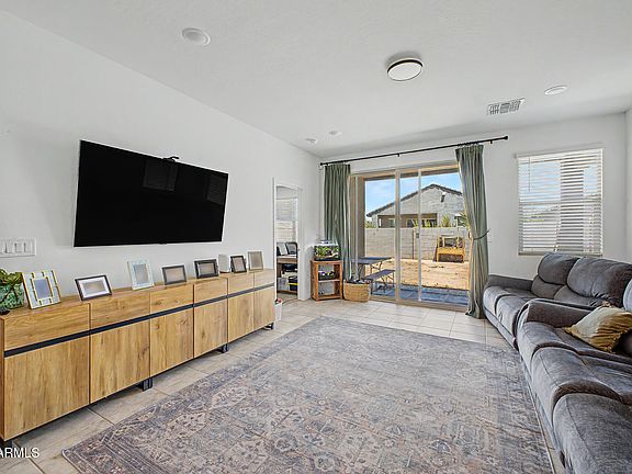 3rd image of 40010 W CAHILL Drive