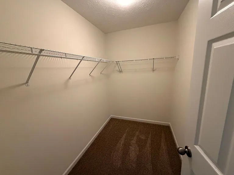 8115 Valley Oak Dr — Photo 15