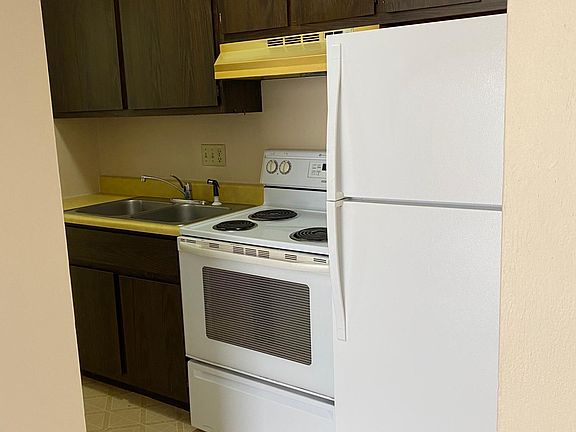 3rd image of 518 Isabella St APT A