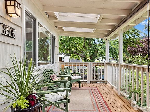 4th image of 8608 307th Avenue SE