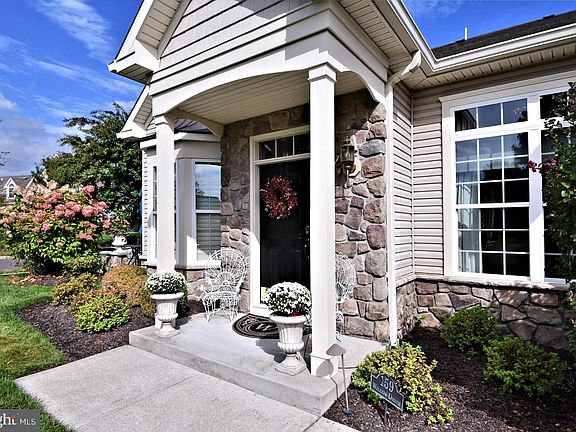 3rd image of 159 Willow Dr