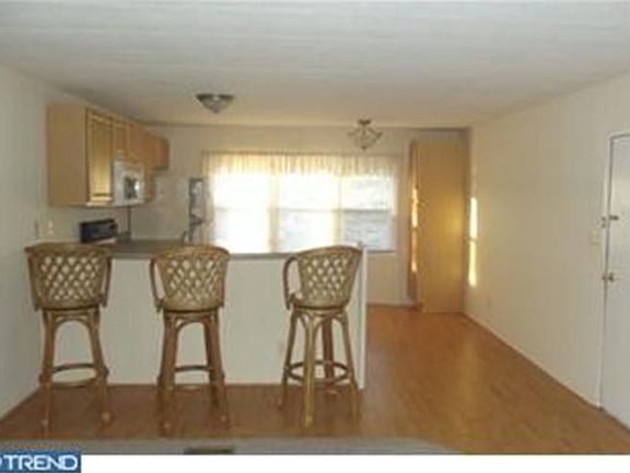 3rd image of 66 Longwood Pl