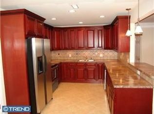 62 Long Loop Rd, Levittown, PA 19056