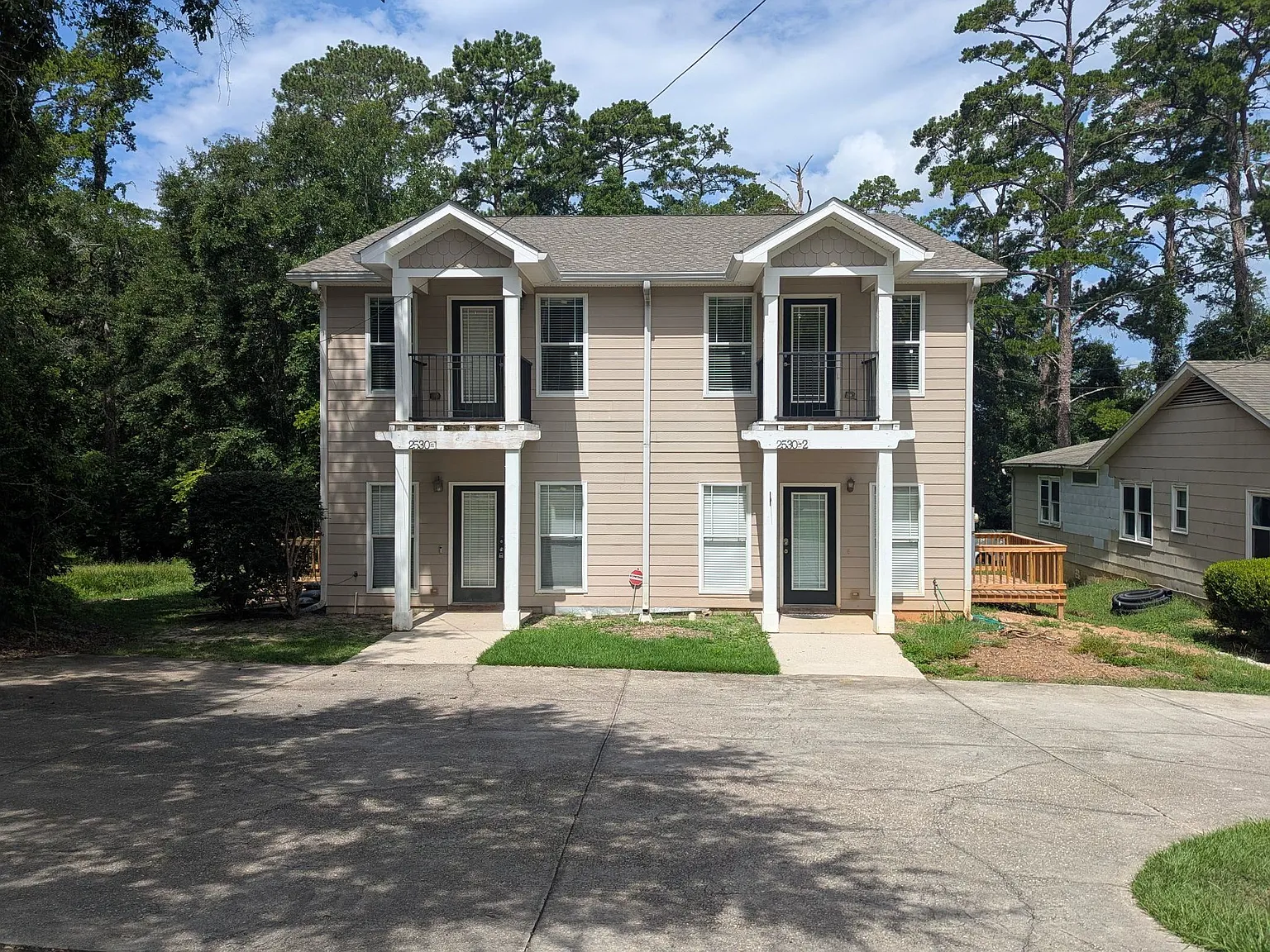 4 bed, 4.5 bath, 1944 sqft, $2,100 — Photo 1
