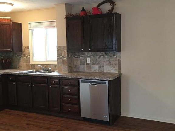 2nd image of 921 N 26th St