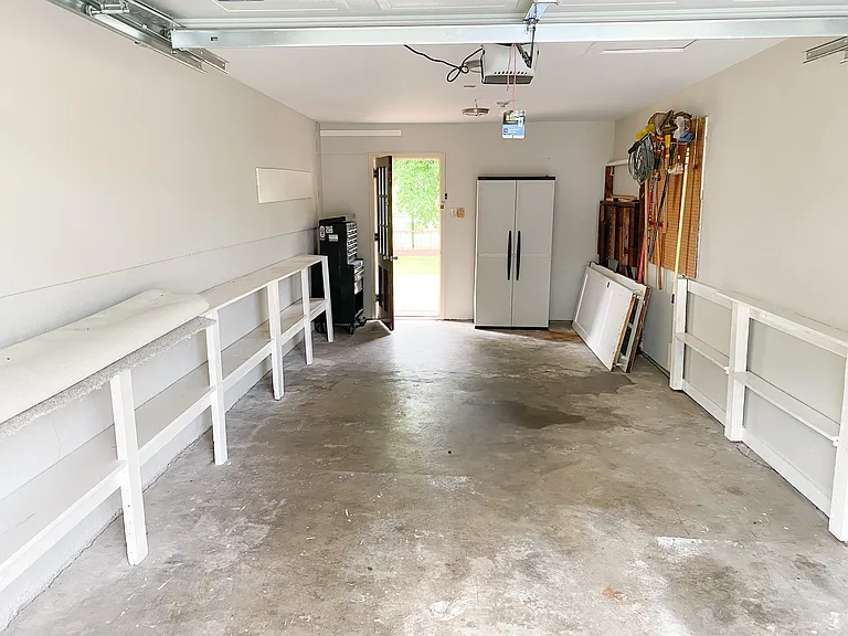 872 Summerville Dr — Photo 21