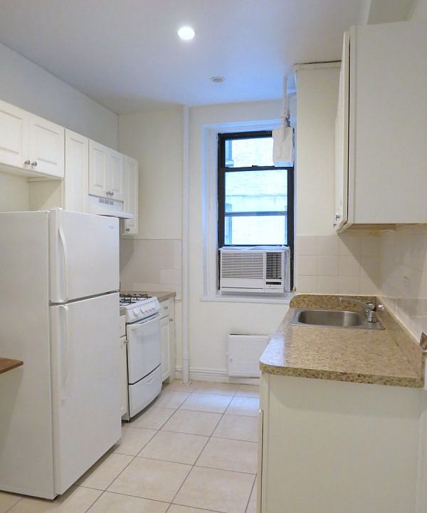 2nd image of 395 Fort Washington Ave APT 1