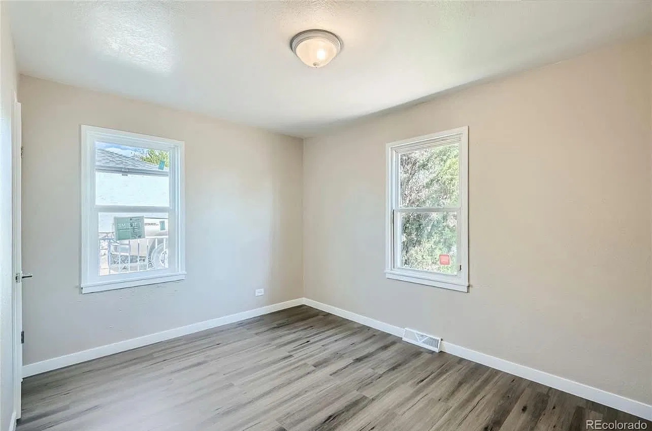 2 bed, 719 sqft, $2,300 — Photo 3