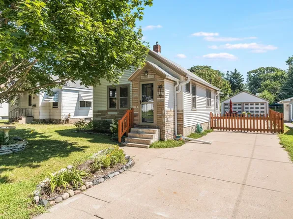 4431 7th St NE, Columbia Heights, MN 55421