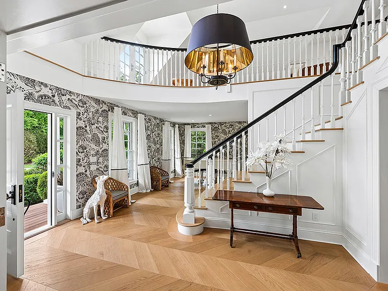 1 Green Hollow Rd — Photo 3