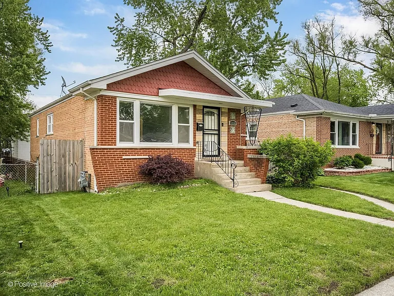 14341 Dobson Ave — Photo 2